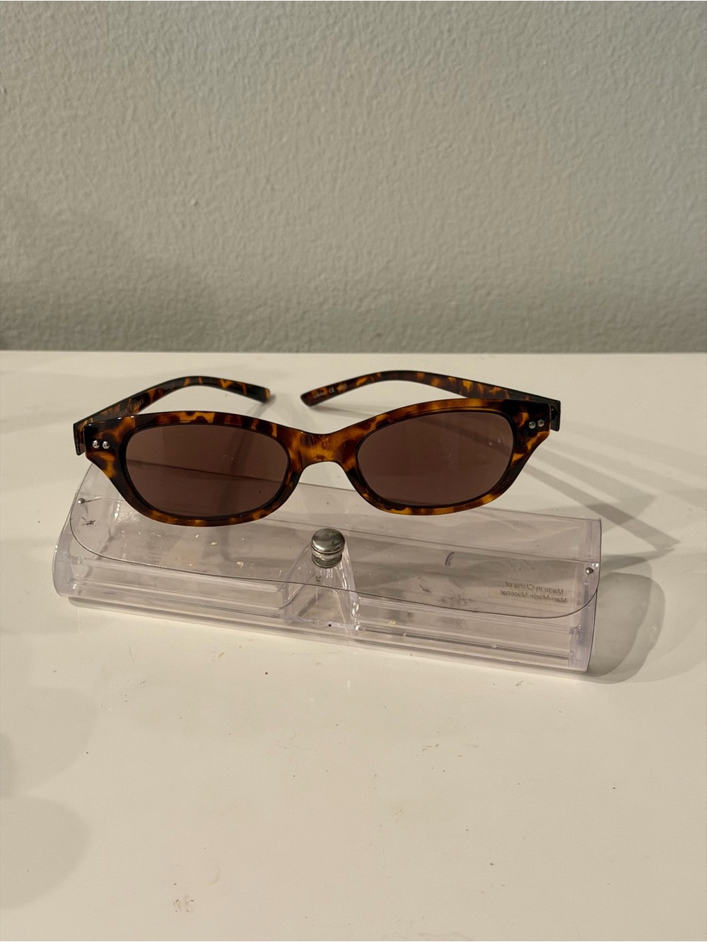 Joan Rivers Tortoiseshell Cat eyes Sunglasses - Brown Lenses +2.00
